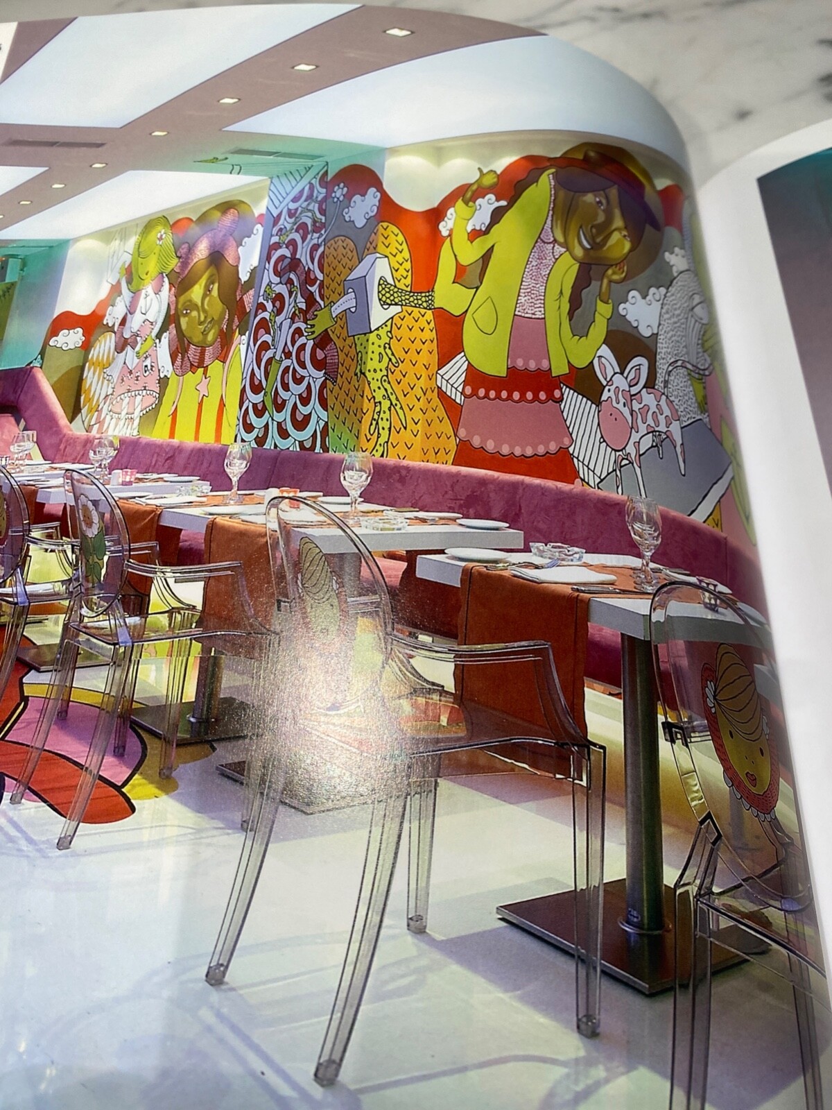Graphics and Space, Full of commercial and residential INTERIOR DESIGN ideas