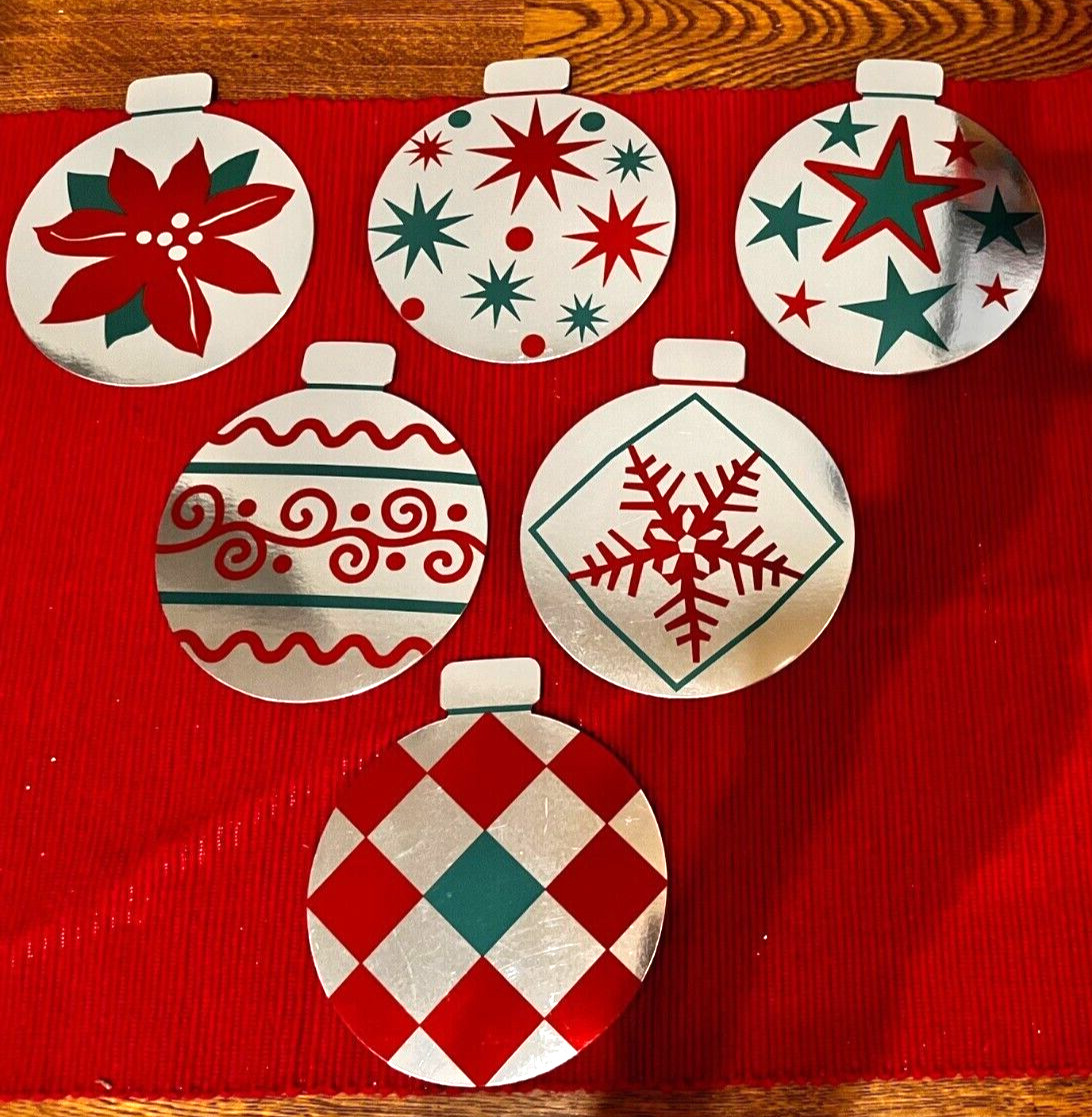 6 CHRISTMAS PRESENT HUNT CLUES