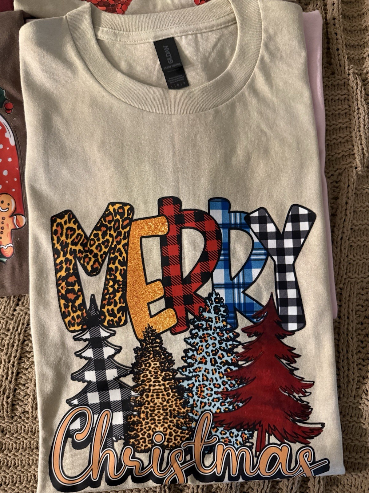 Order your Christmas t-shirts, unique and bright designs, soft and durable .